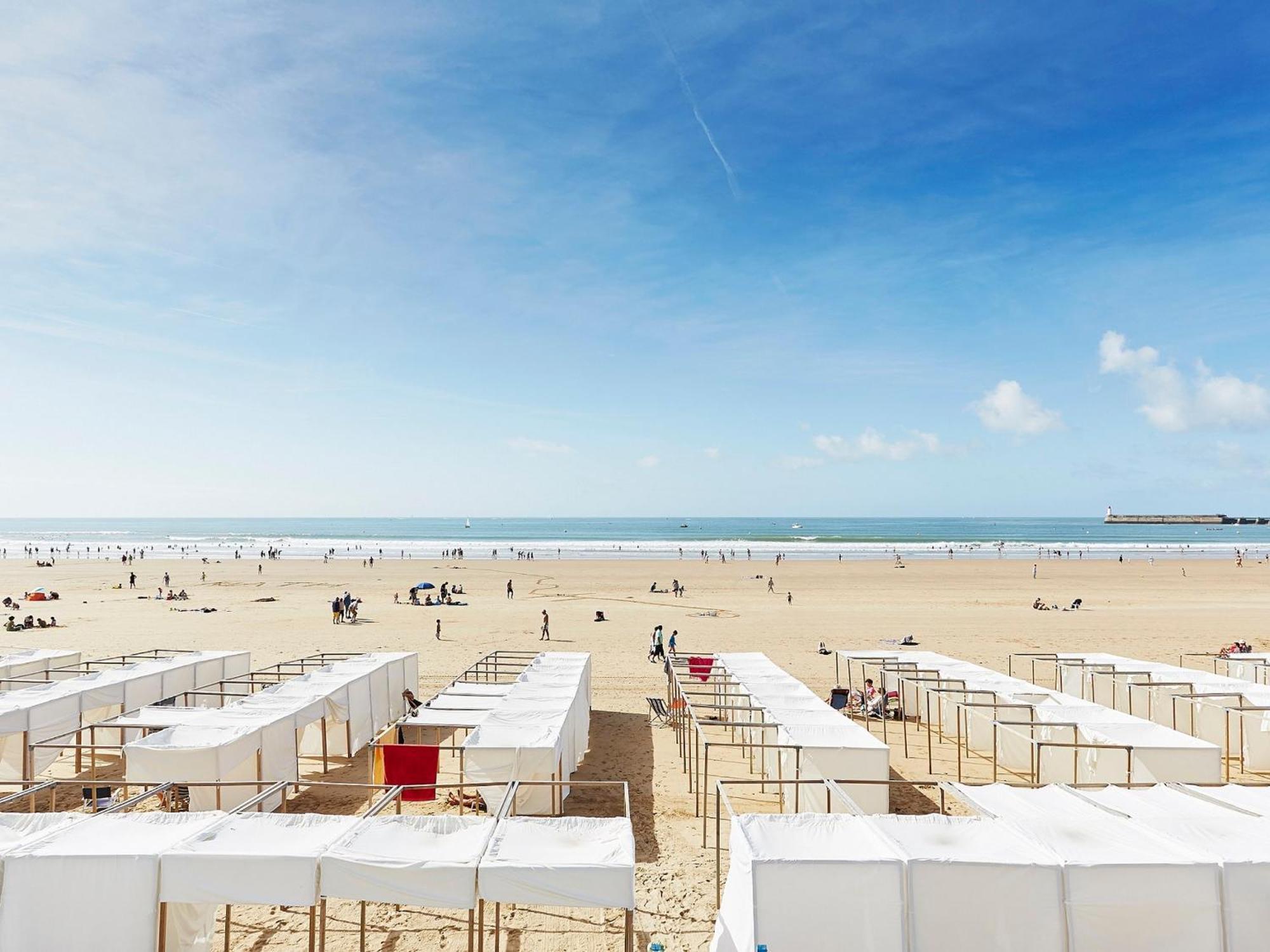 Appartement Moderne Au Centre-Ville, 150M Plage, Wifi, Confort Ideal Pour Familles - Fr-1-92-876 レ・サ​​ーブル・ドロンヌ エクステリア 写真