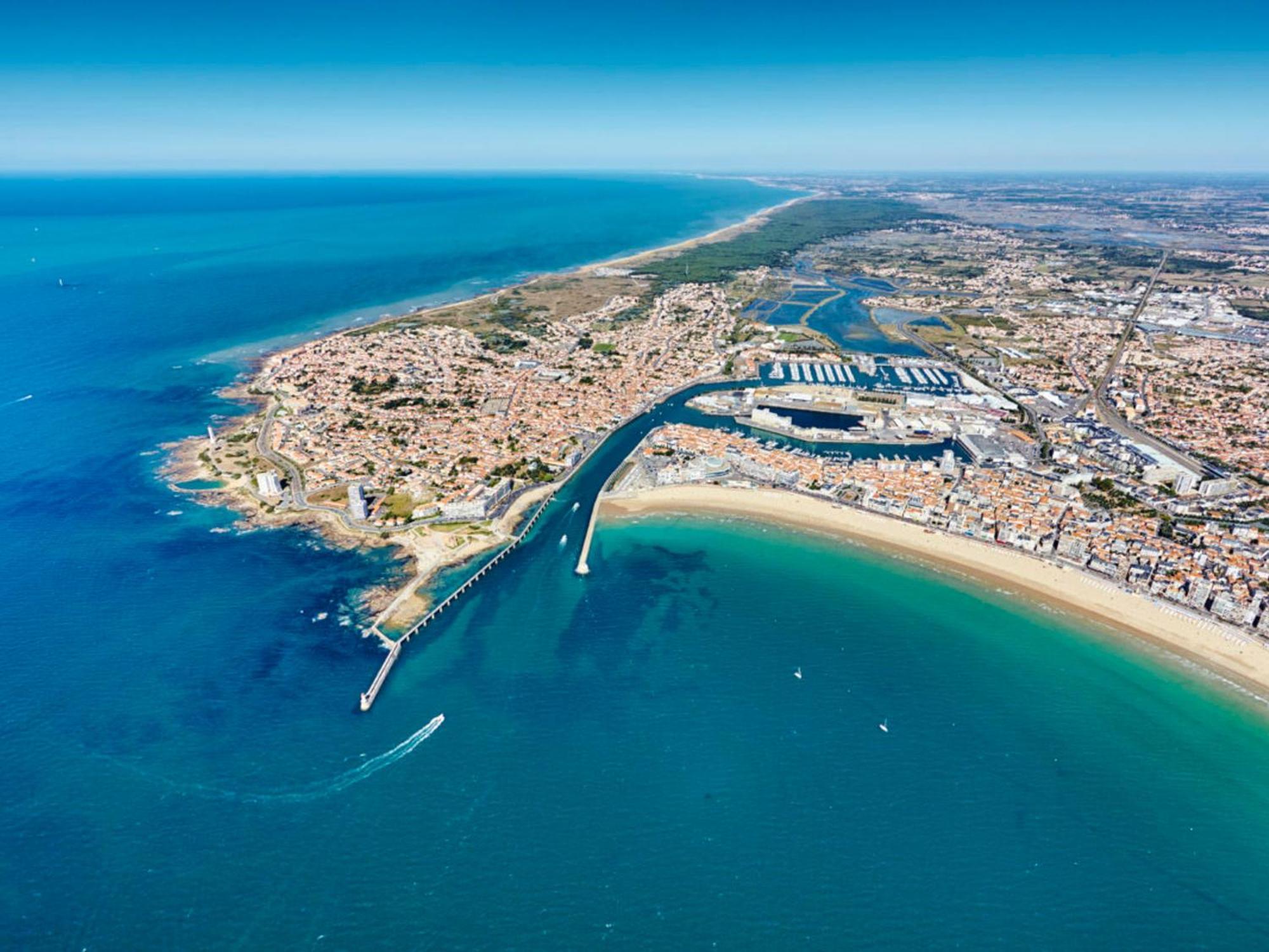 Appartement Moderne Au Centre-Ville, 150M Plage, Wifi, Confort Ideal Pour Familles - Fr-1-92-876 レ・サ​​ーブル・ドロンヌ エクステリア 写真